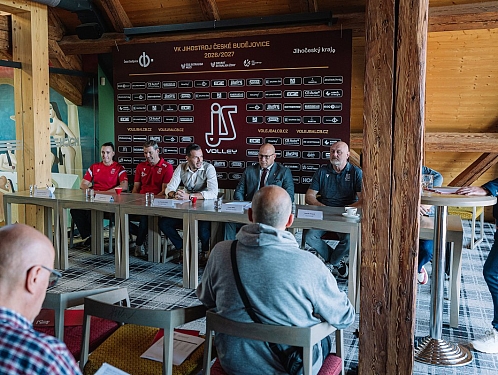 Tisková konference: Muži míří na vrchol, ženy čeká extraligová premiéra